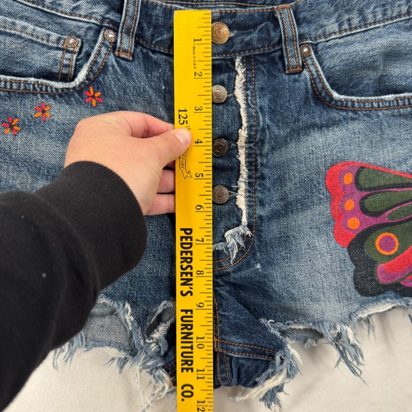 We The Free Free People Butterfly Painted Cut Off Denim Shorts Blue Jean Size 27 - Picture 7 of 8